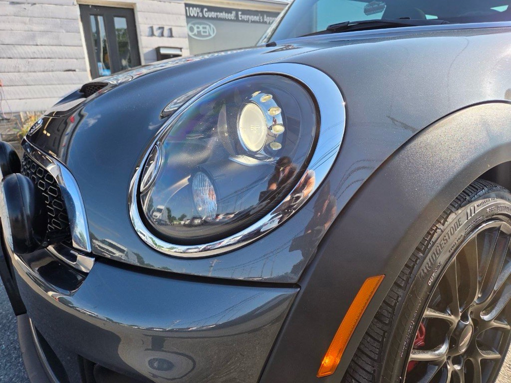 2013 MINI Cooper Image 32