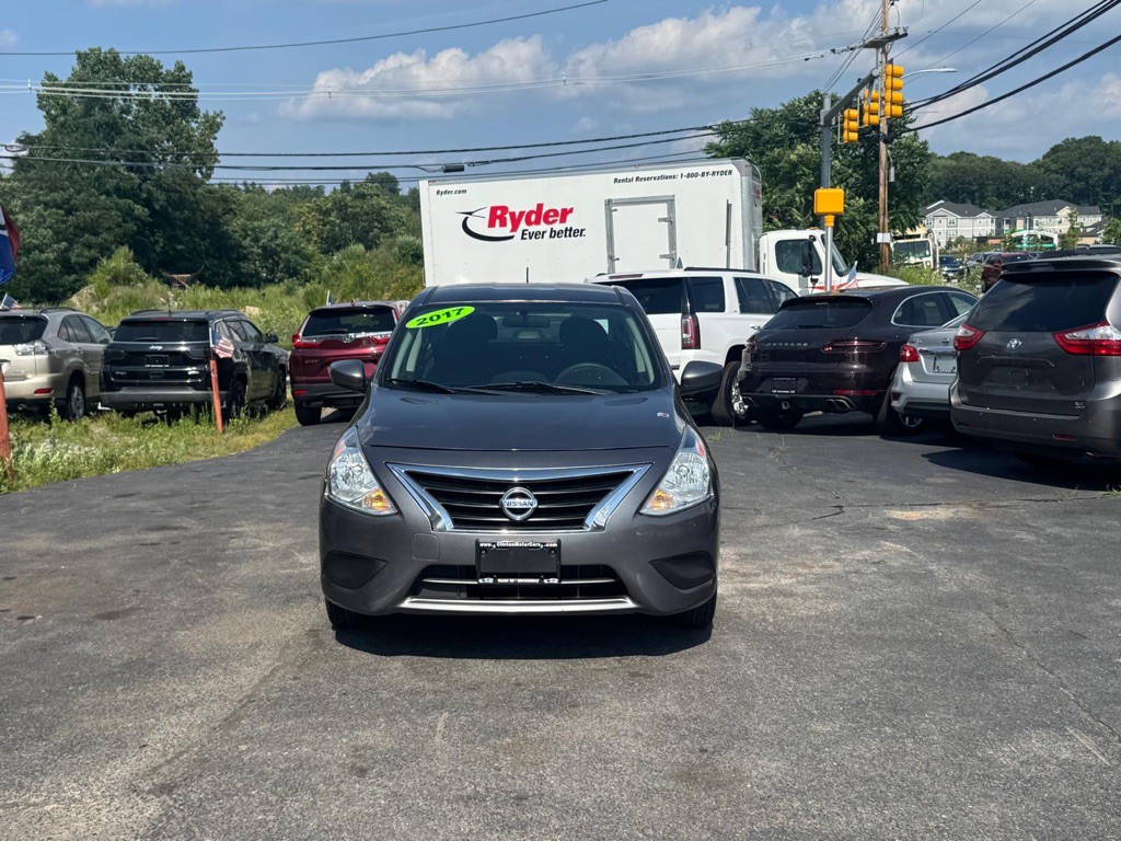 2017 Nissan Versa Image 4
