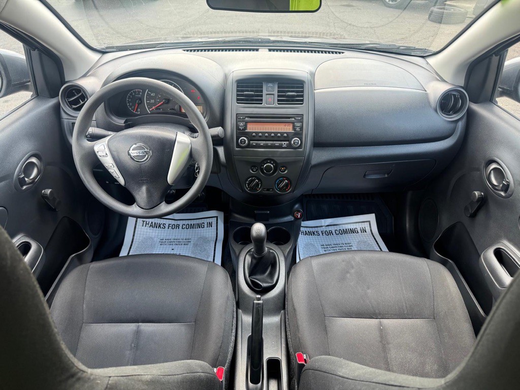 2017 Nissan Versa Image 14