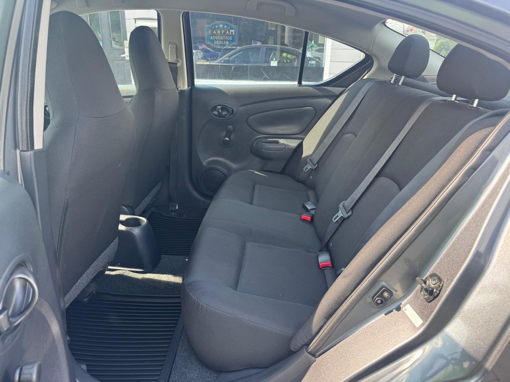 2017 Nissan Versa Image 15