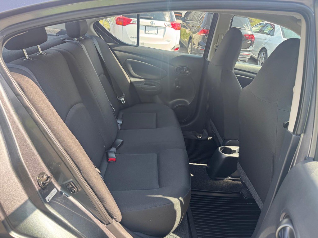 2017 Nissan Versa Image 16