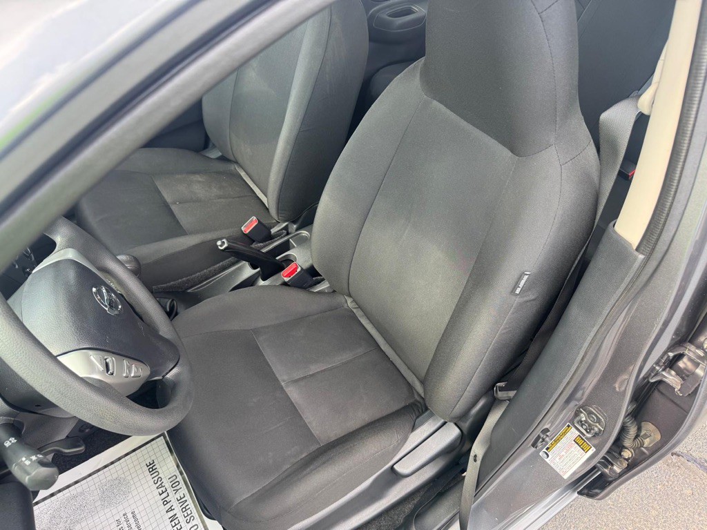 2017 Nissan Versa Image 20