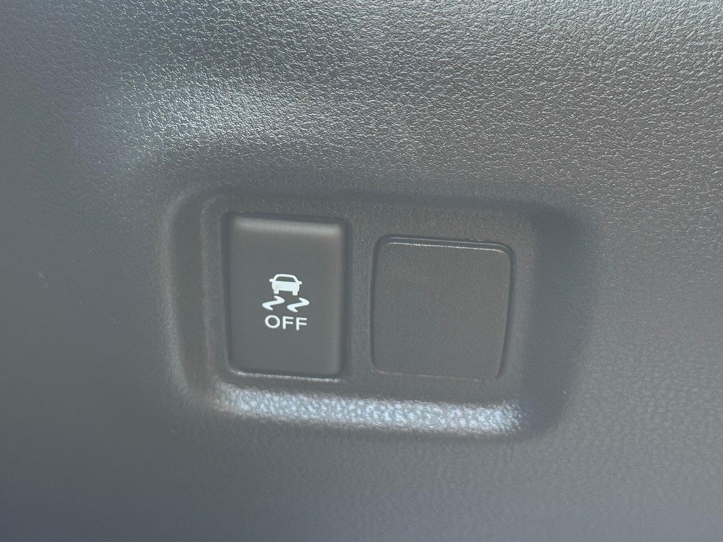 2017 Nissan Versa Image 26