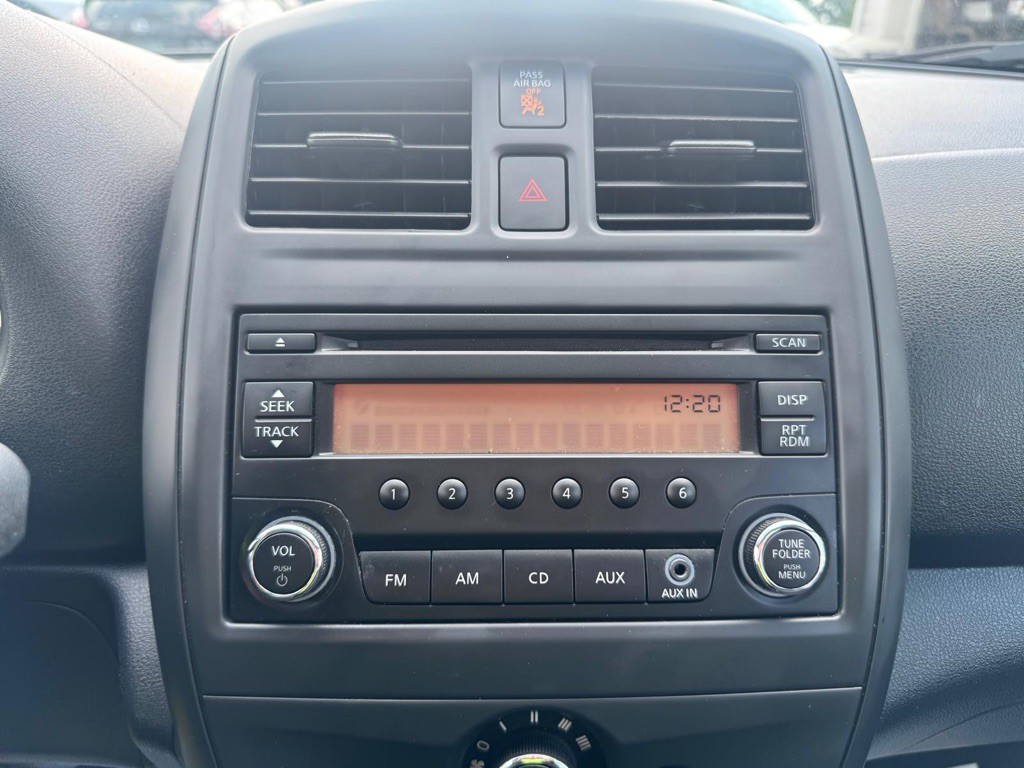 2017 Nissan Versa Image 27