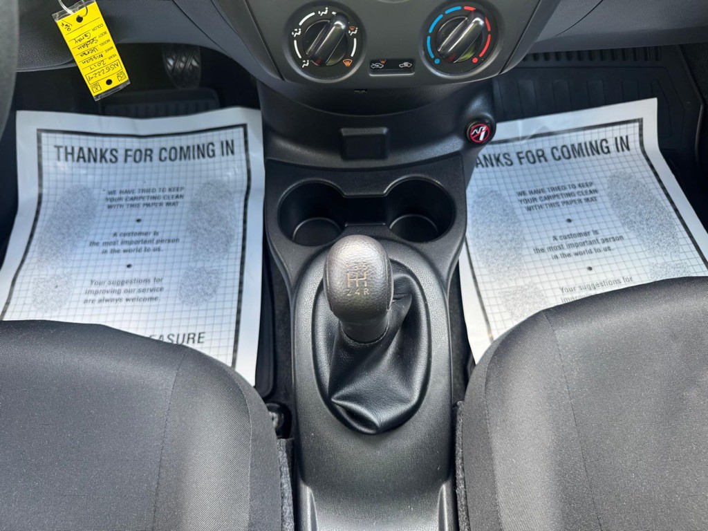 2017 Nissan Versa Image 29
