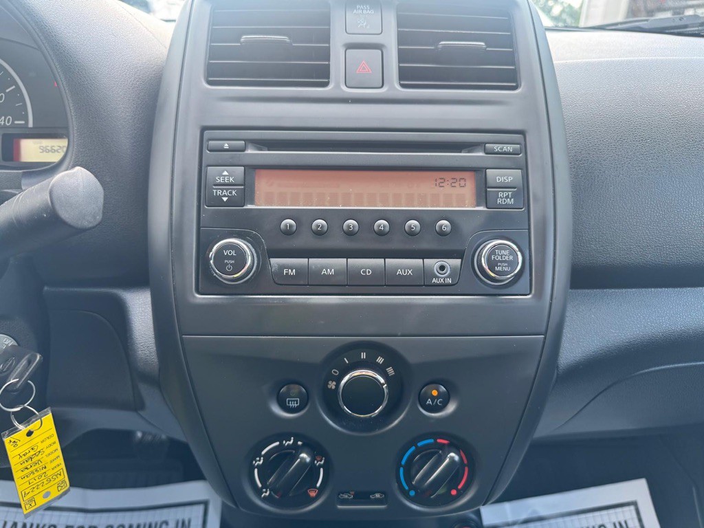 2017 Nissan Versa Image 30