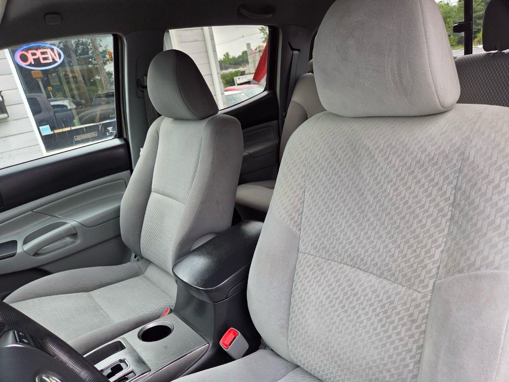 2013 Toyota Tacoma Image 11