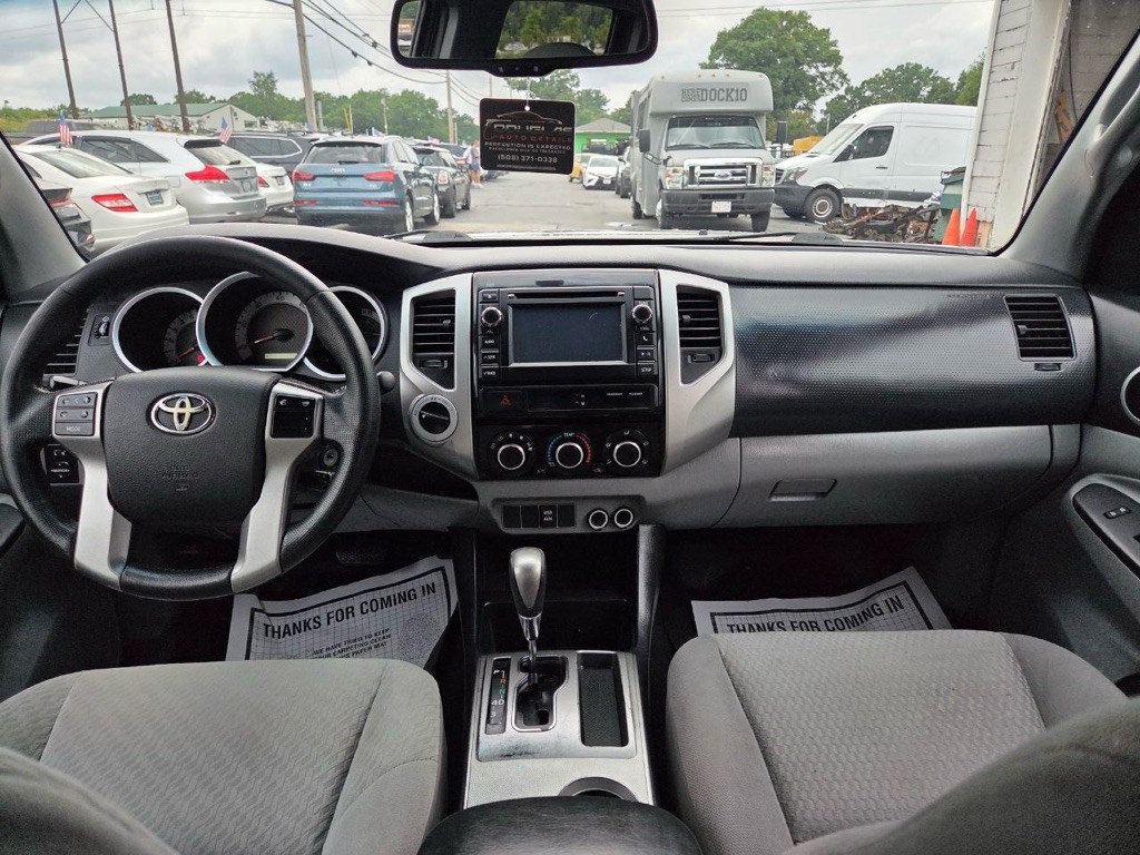2013 Toyota Tacoma Image 16