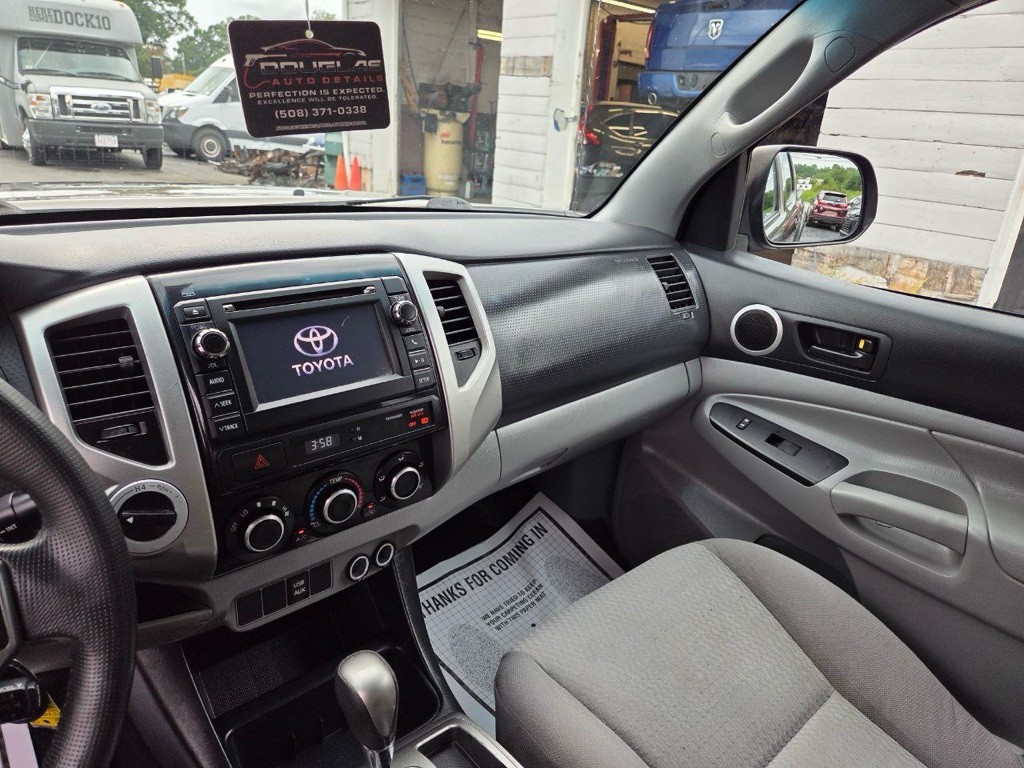 2013 Toyota Tacoma Image 18