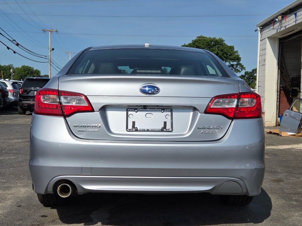 2015 Subaru Legacy Image 4