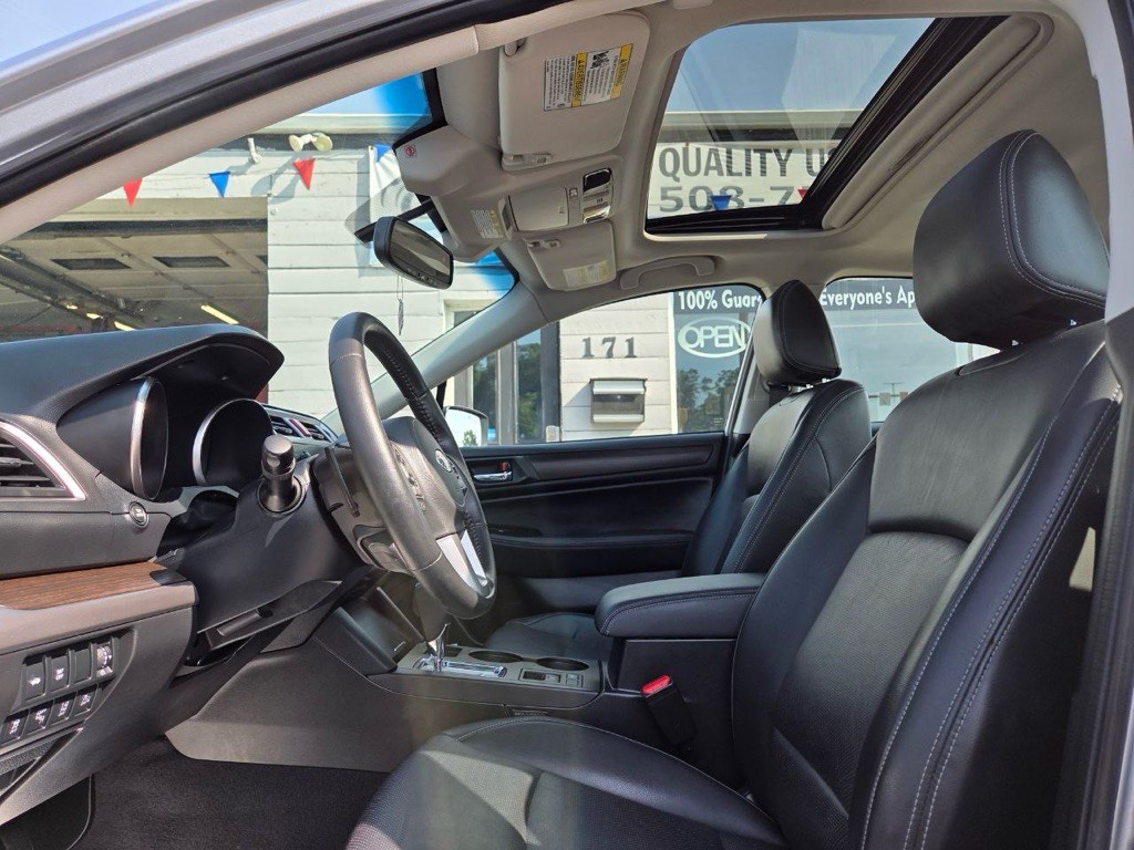 2015 Subaru Legacy Image 10