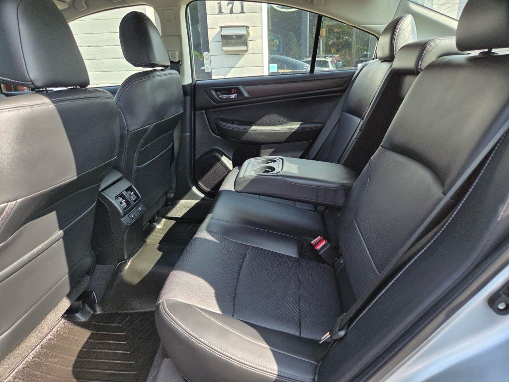 2015 Subaru Legacy Image 12