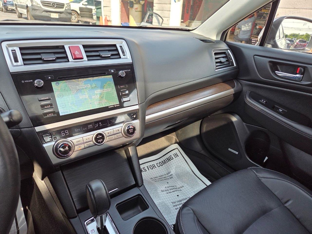 2015 Subaru Legacy Image 18