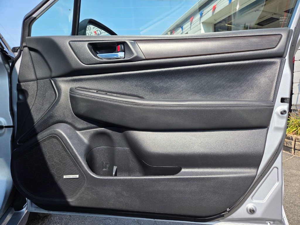 2015 Subaru Legacy Image 25
