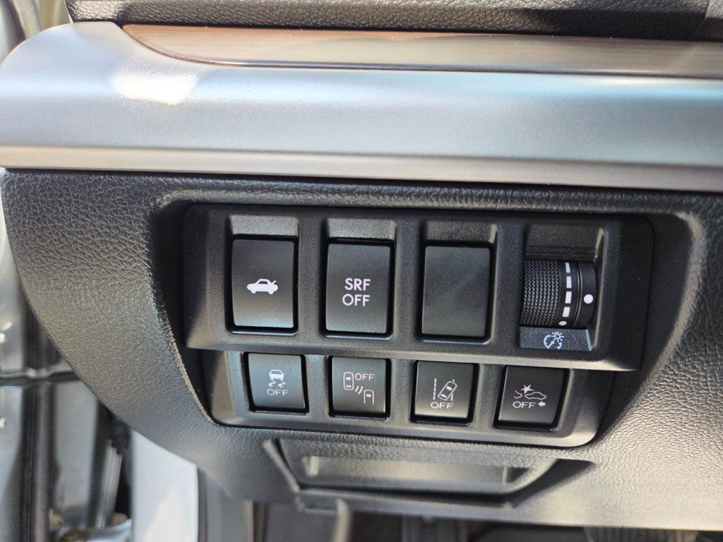 2015 Subaru Legacy Image 28