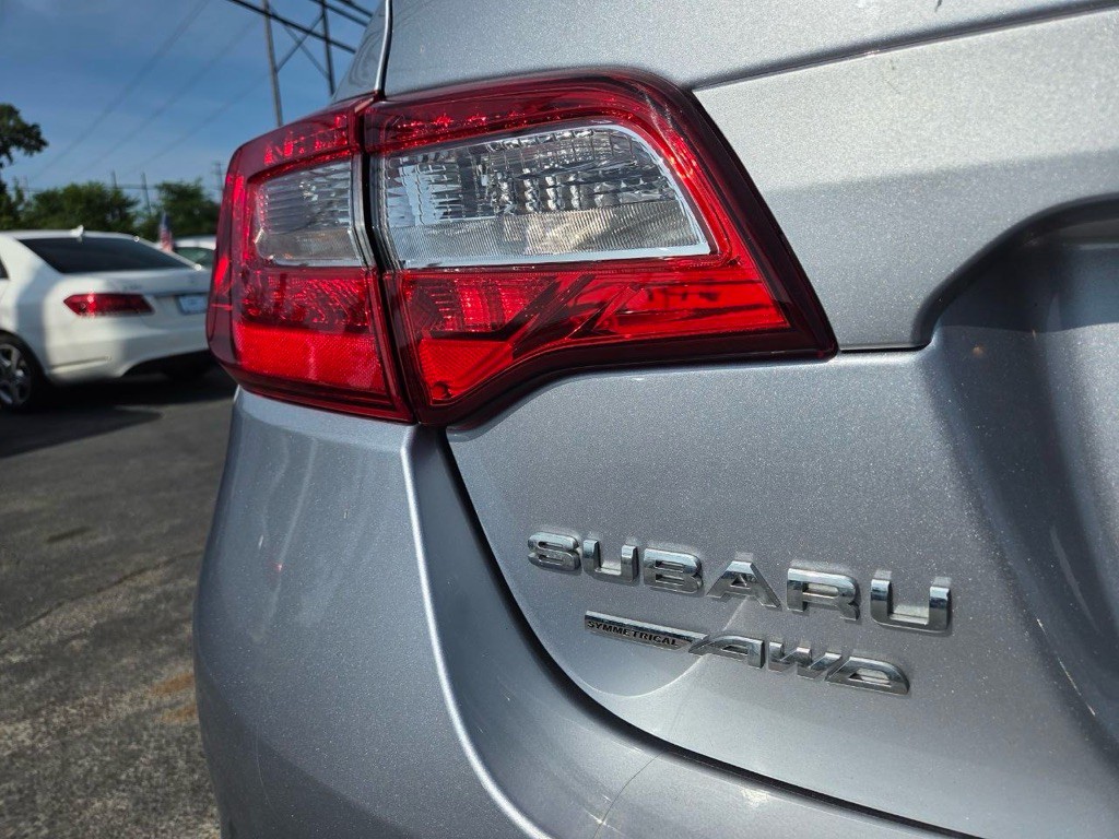 2015 Subaru Legacy Image 32