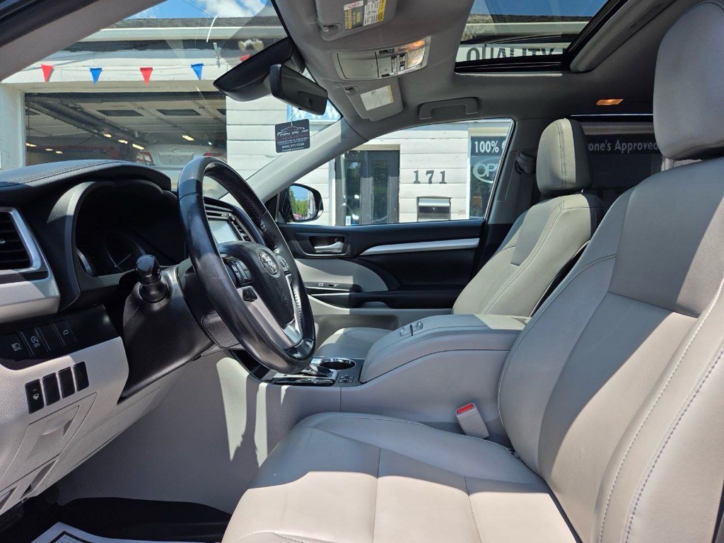 2019 Toyota Highlander Image 10