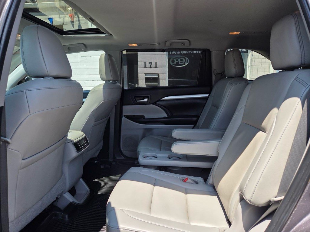 2019 Toyota Highlander Image 12