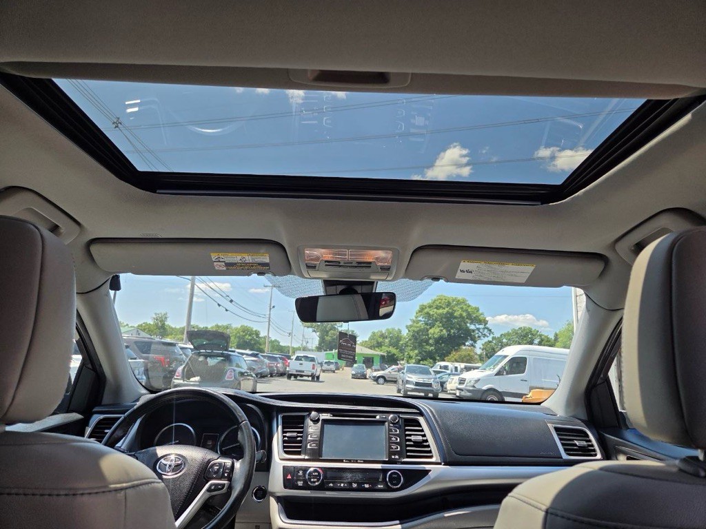 2019 Toyota Highlander Image 14