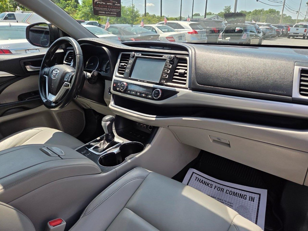 2019 Toyota Highlander Image 15