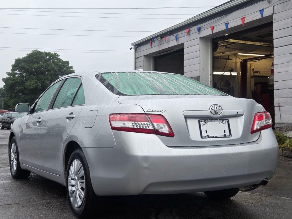 2011 Toyota Camry Image 3