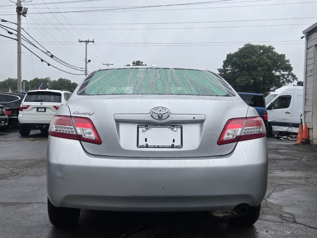2011 Toyota Camry Image 4