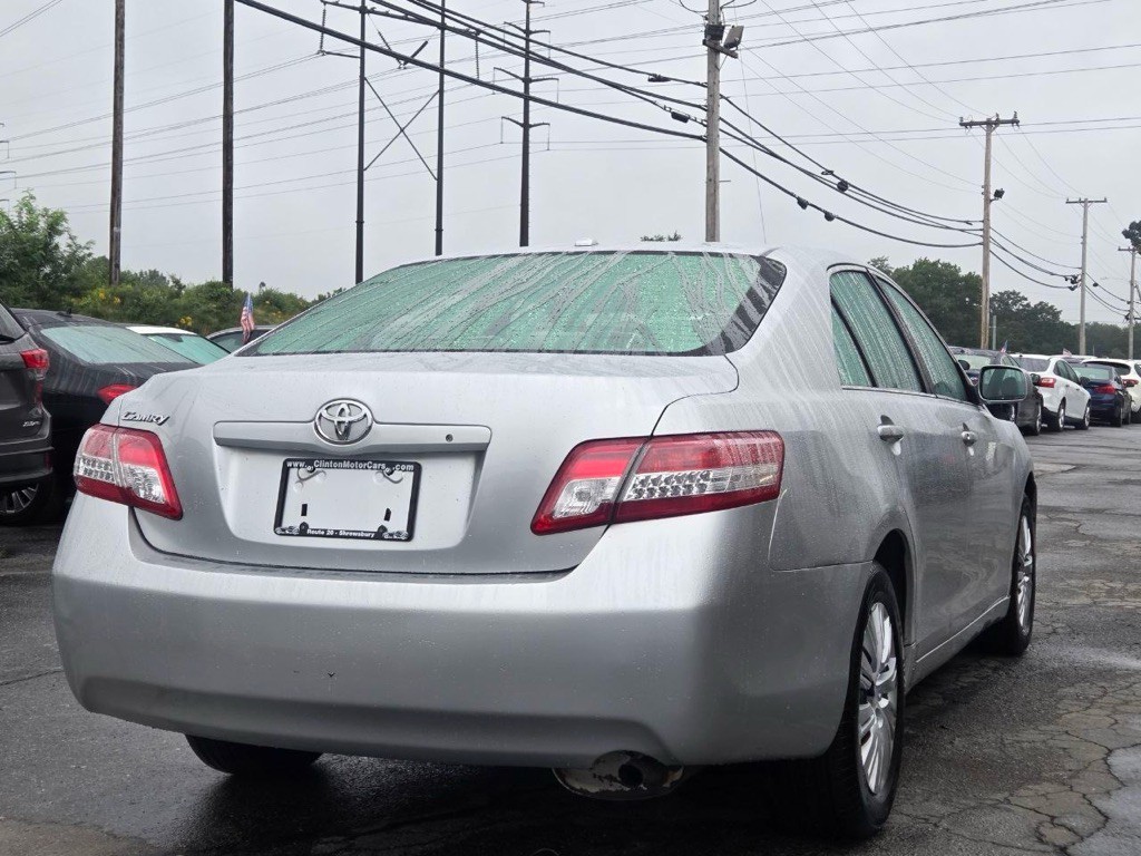 2011 Toyota Camry Image 5