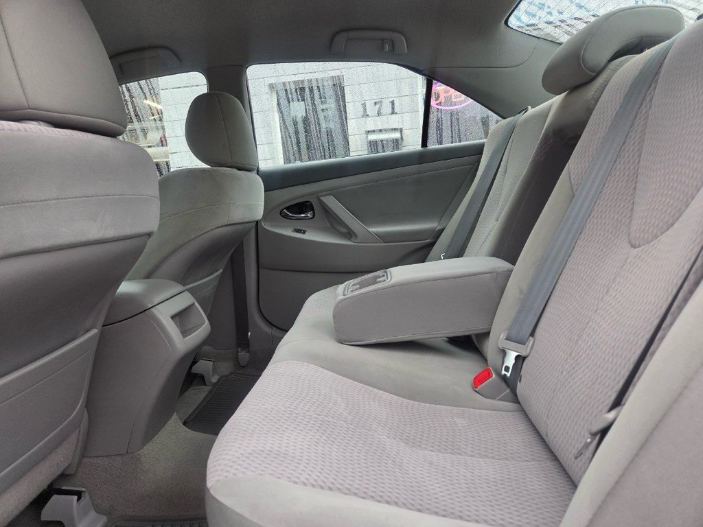2011 Toyota Camry Image 13