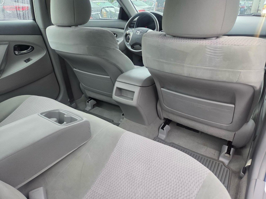 2011 Toyota Camry Image 15