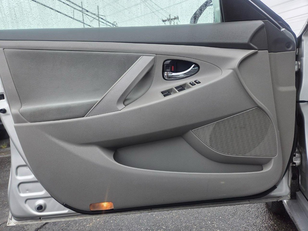 2011 Toyota Camry Image 17