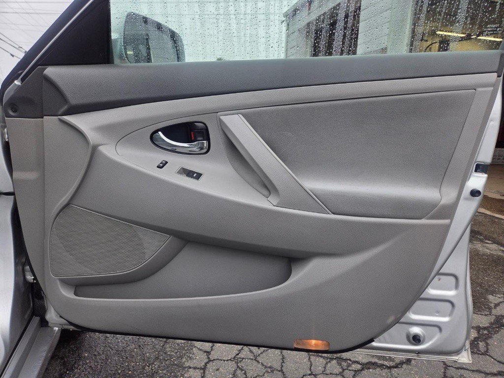 2011 Toyota Camry Image 18