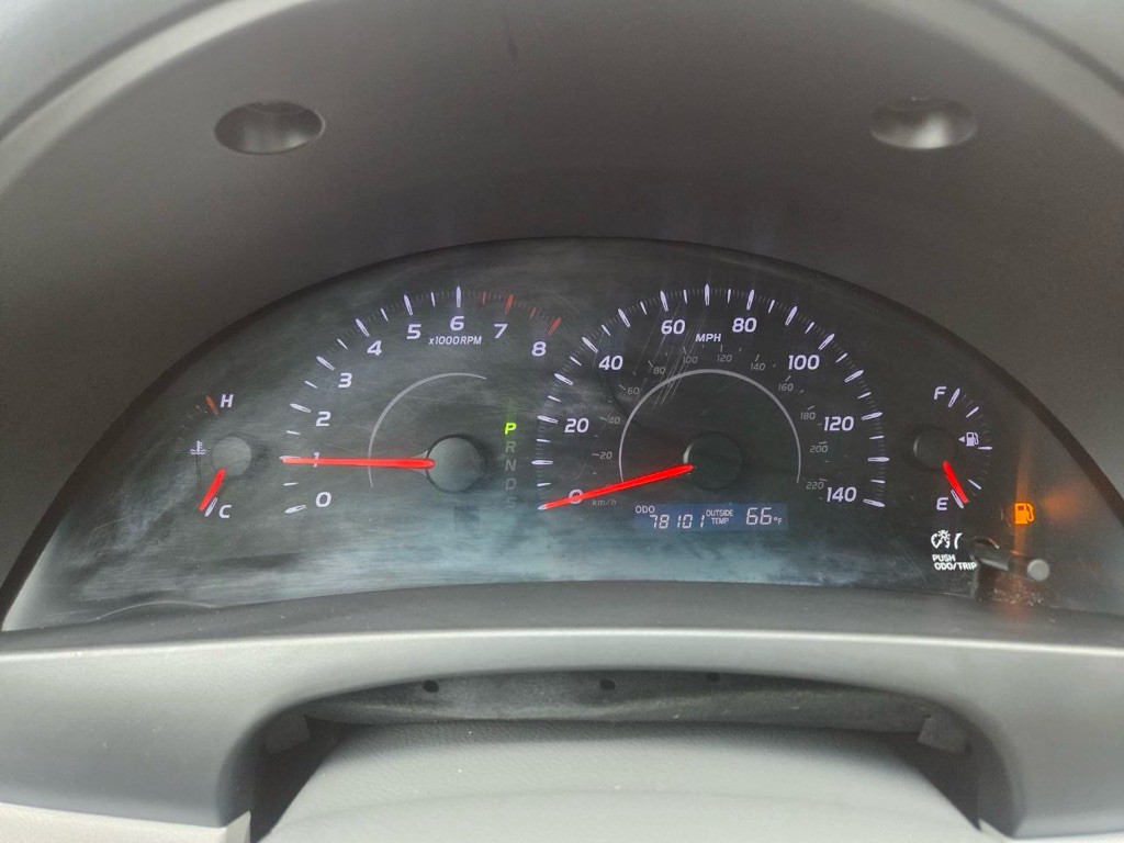 2011 Toyota Camry Image 22