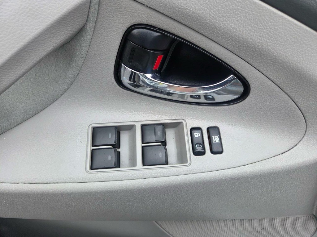 2011 Toyota Camry Image 26