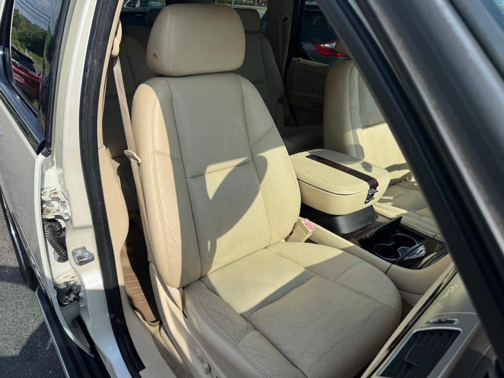 2007 Cadillac Escalade Image 9