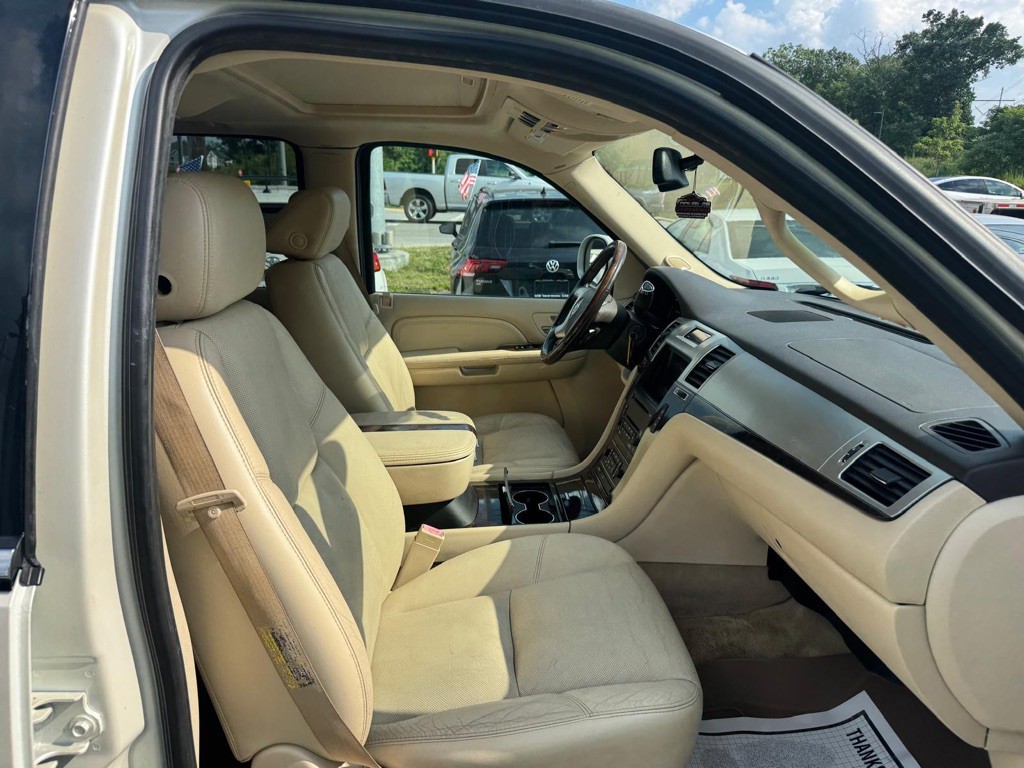 2007 Cadillac Escalade Image 11
