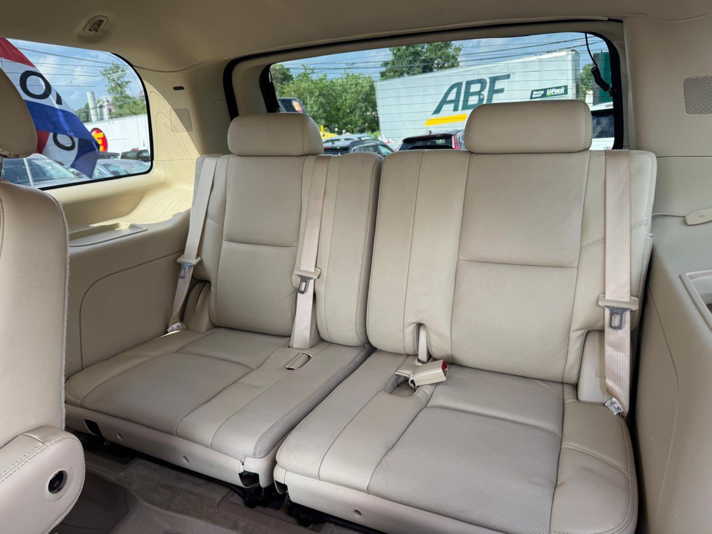 2007 Cadillac Escalade Image 12