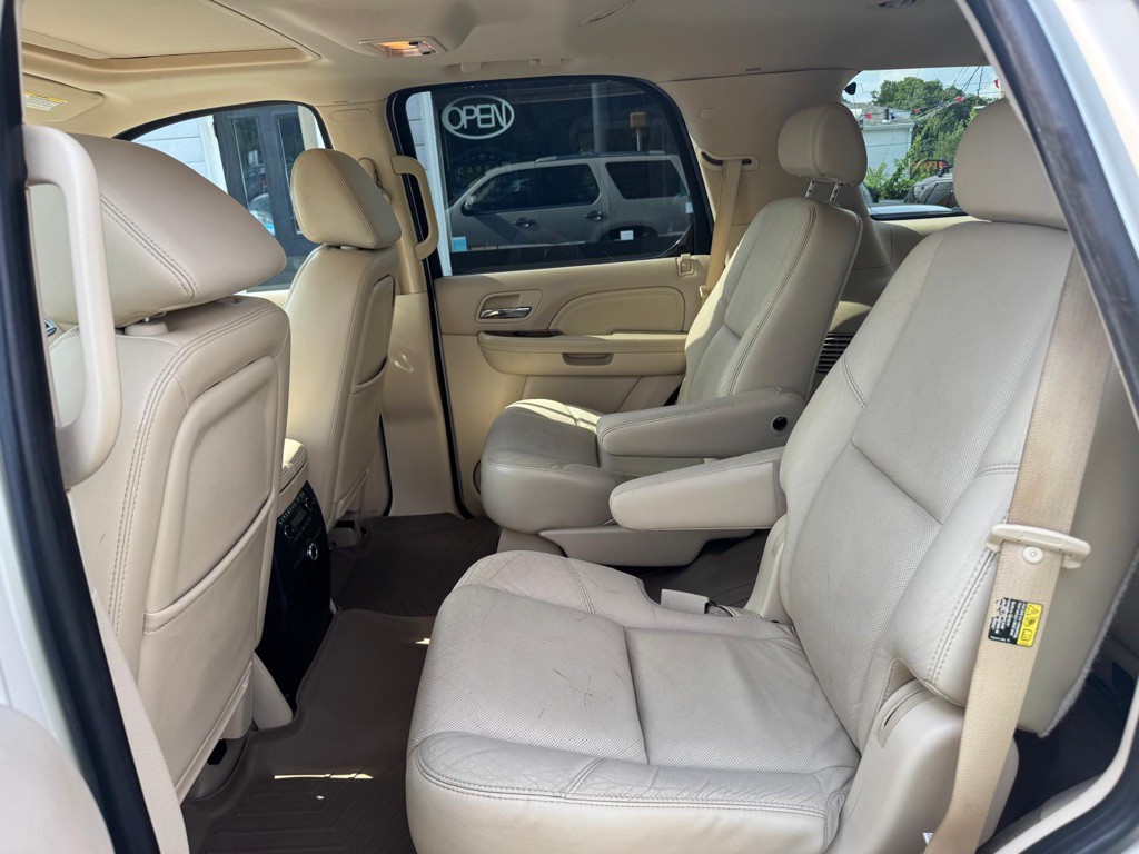 2007 Cadillac Escalade Image 14