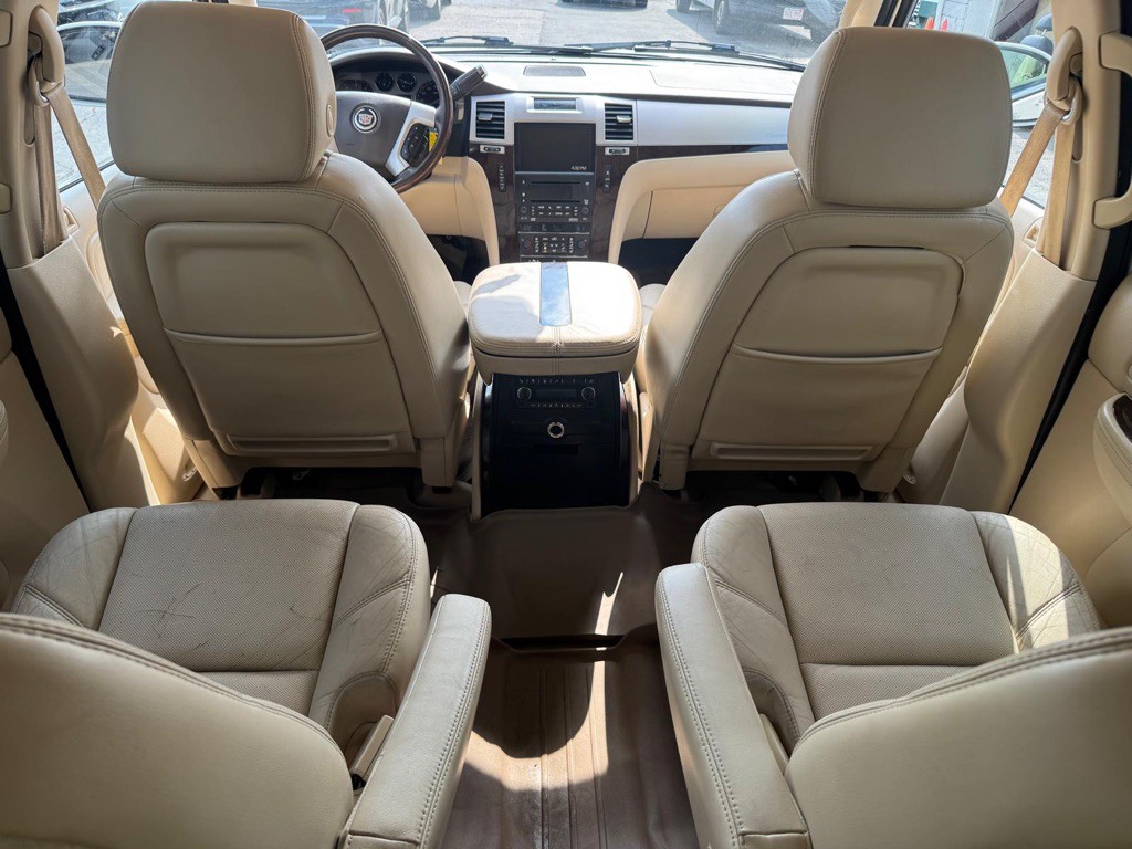 2007 Cadillac Escalade Image 18