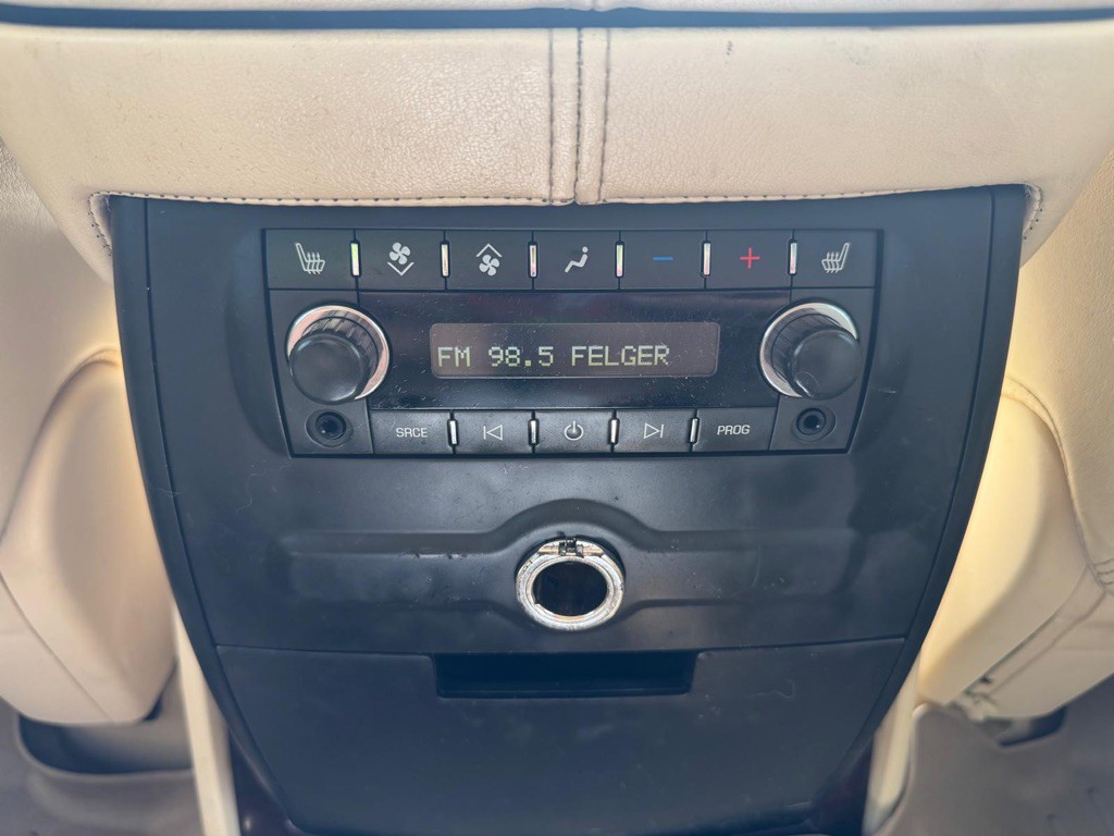 2007 Cadillac Escalade Image 21