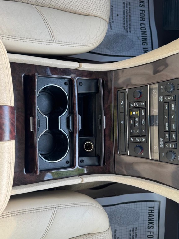 2007 Cadillac Escalade Image 23
