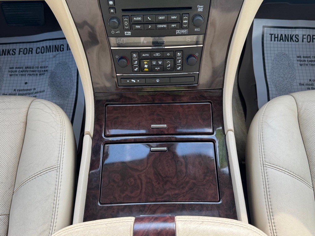 2007 Cadillac Escalade Image 24