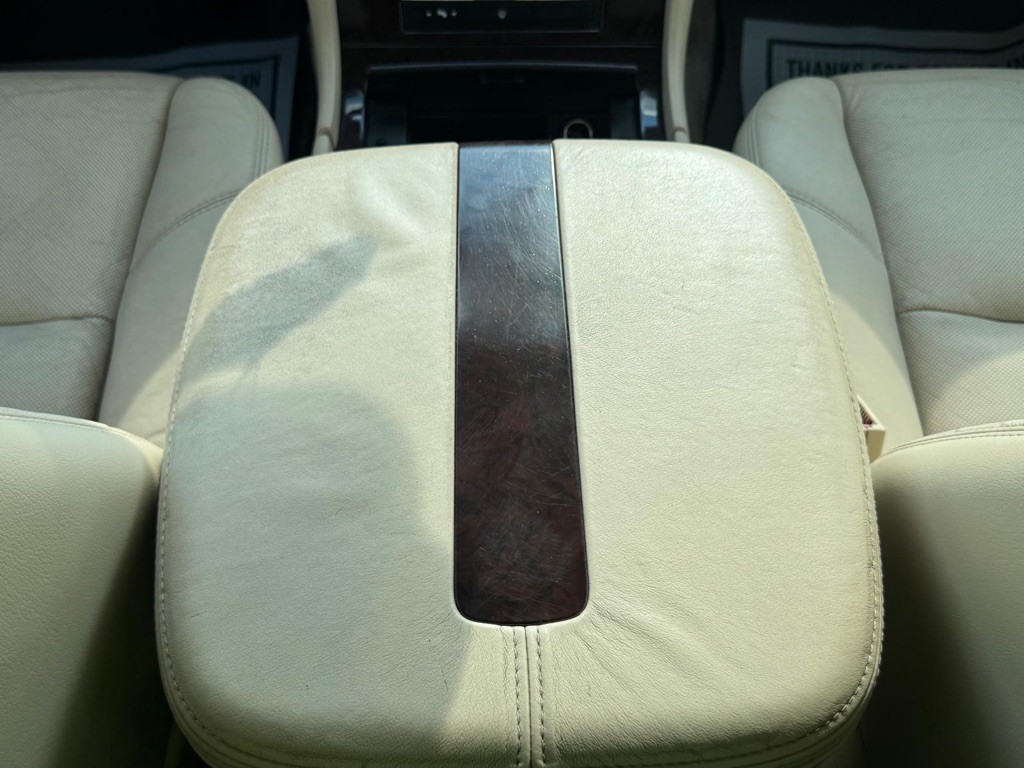2007 Cadillac Escalade Image 25