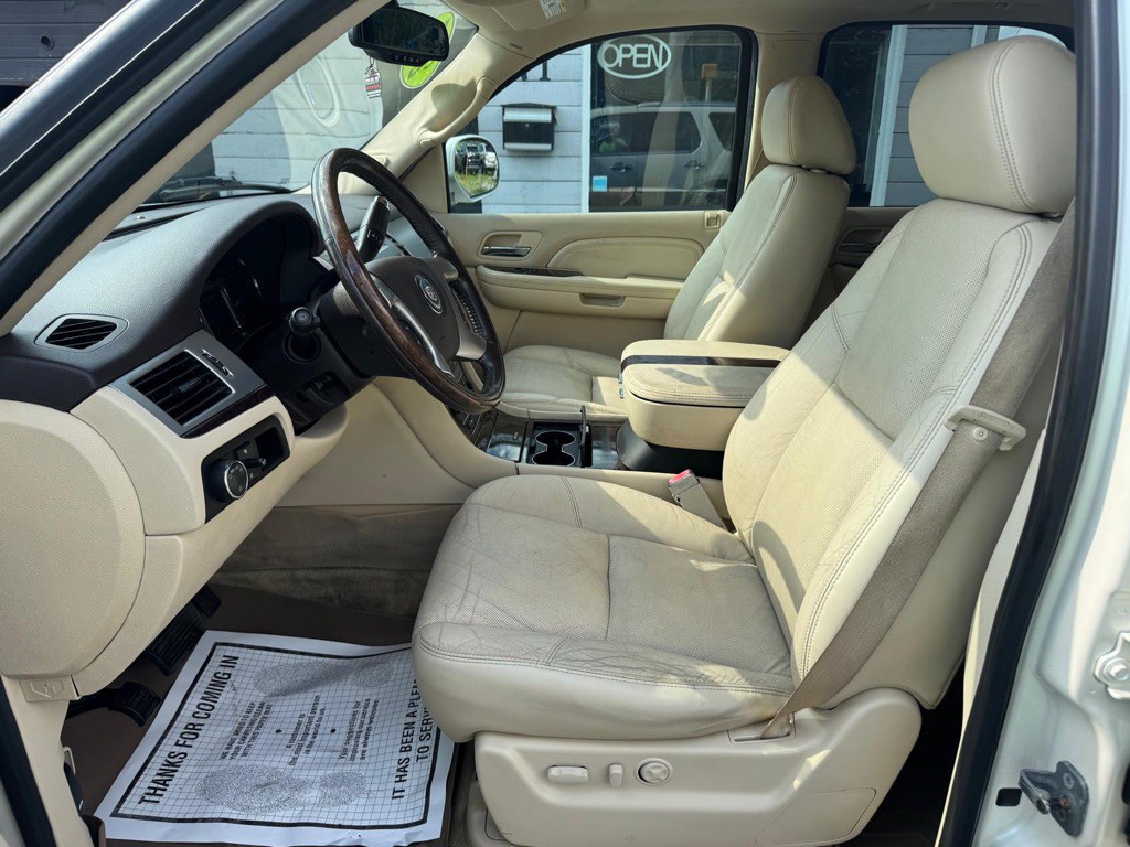 2007 Cadillac Escalade Image 26