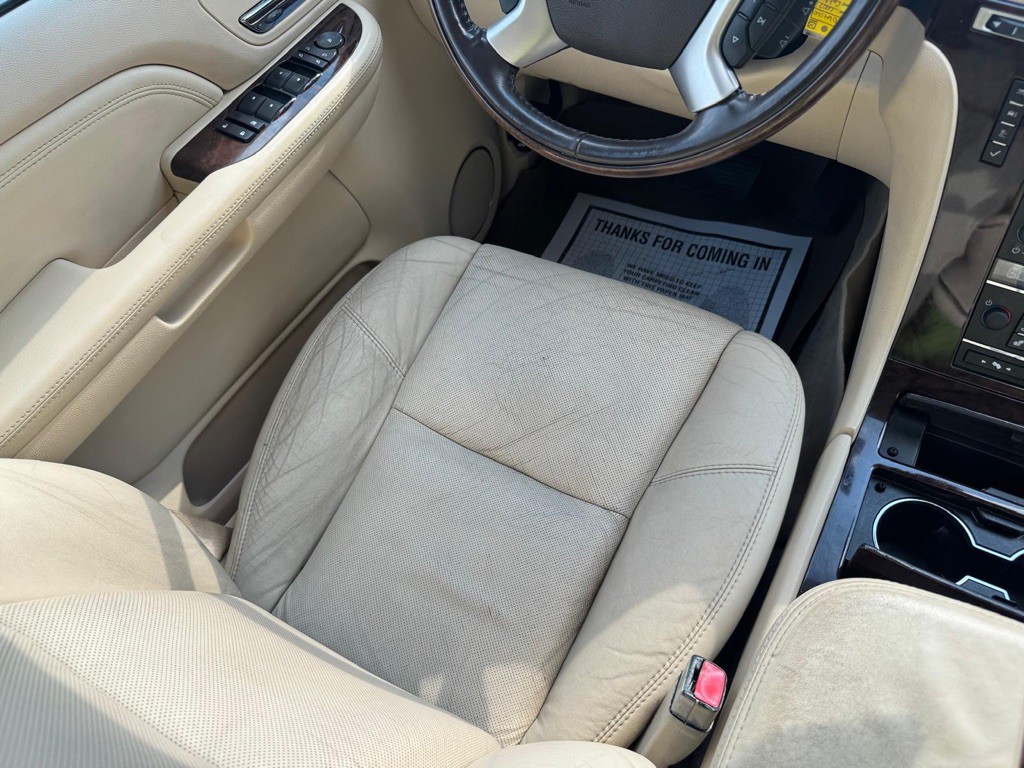 2007 Cadillac Escalade Image 28