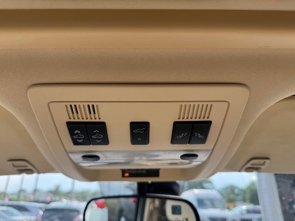 2007 Cadillac Escalade Image 31