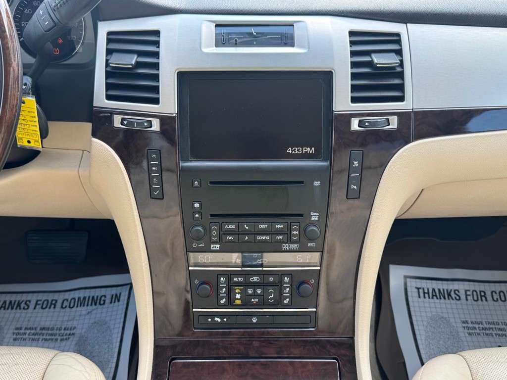 2007 Cadillac Escalade Image 32