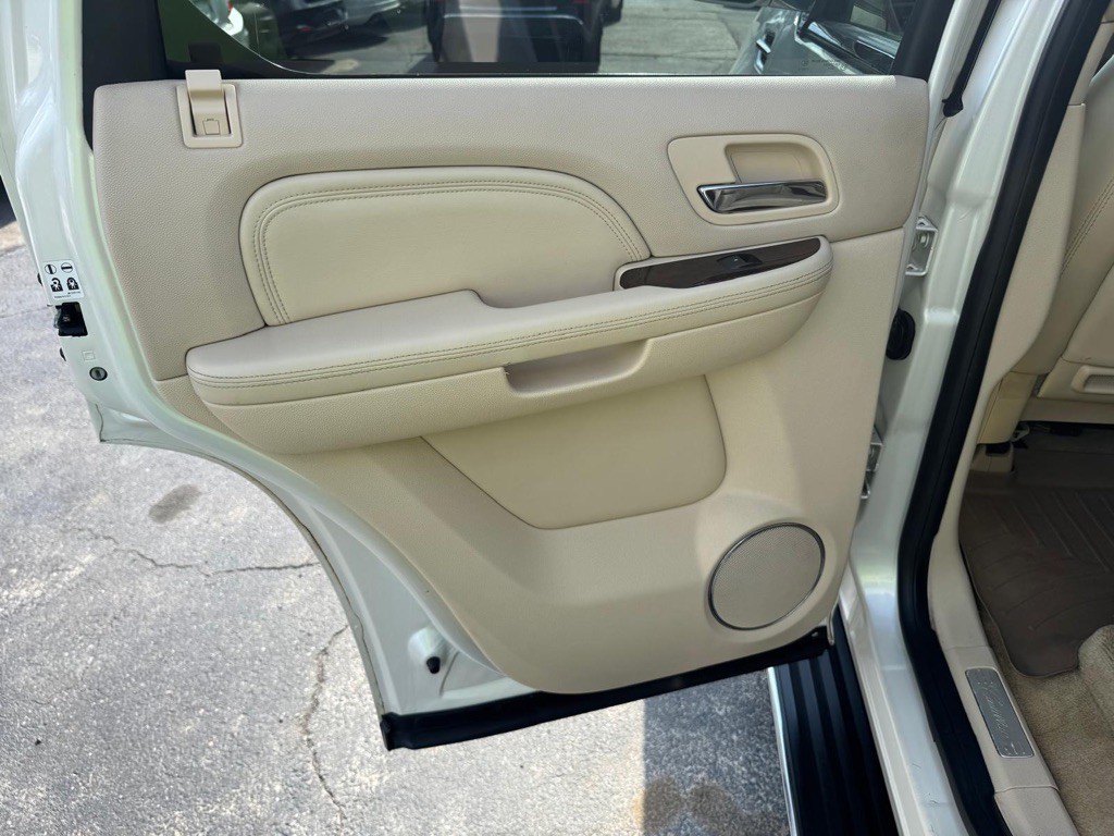 2007 Cadillac Escalade Image 34