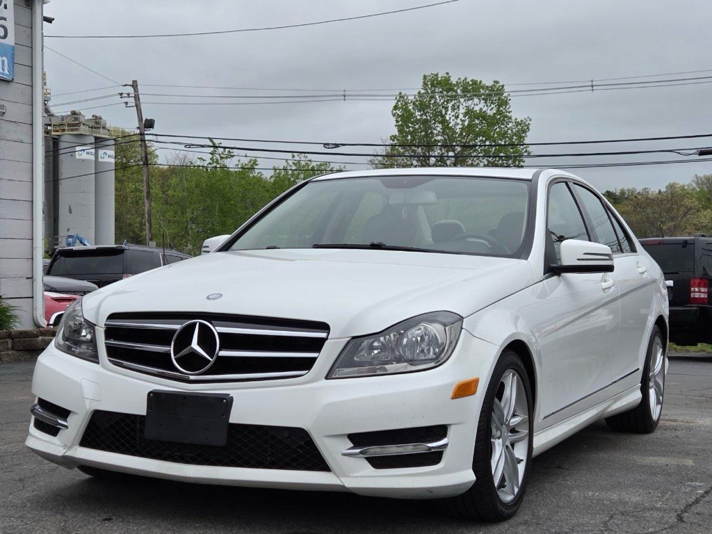 2014 Mercedes-Benz C-Class Image 1