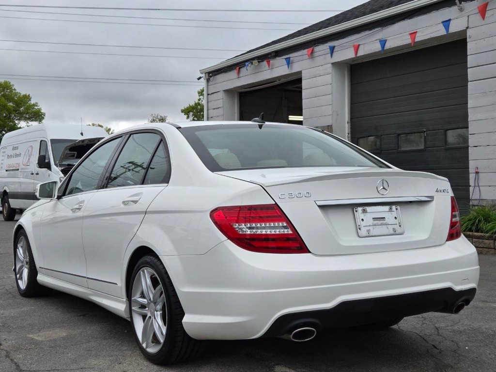 2014 Mercedes-Benz C-Class Image 3
