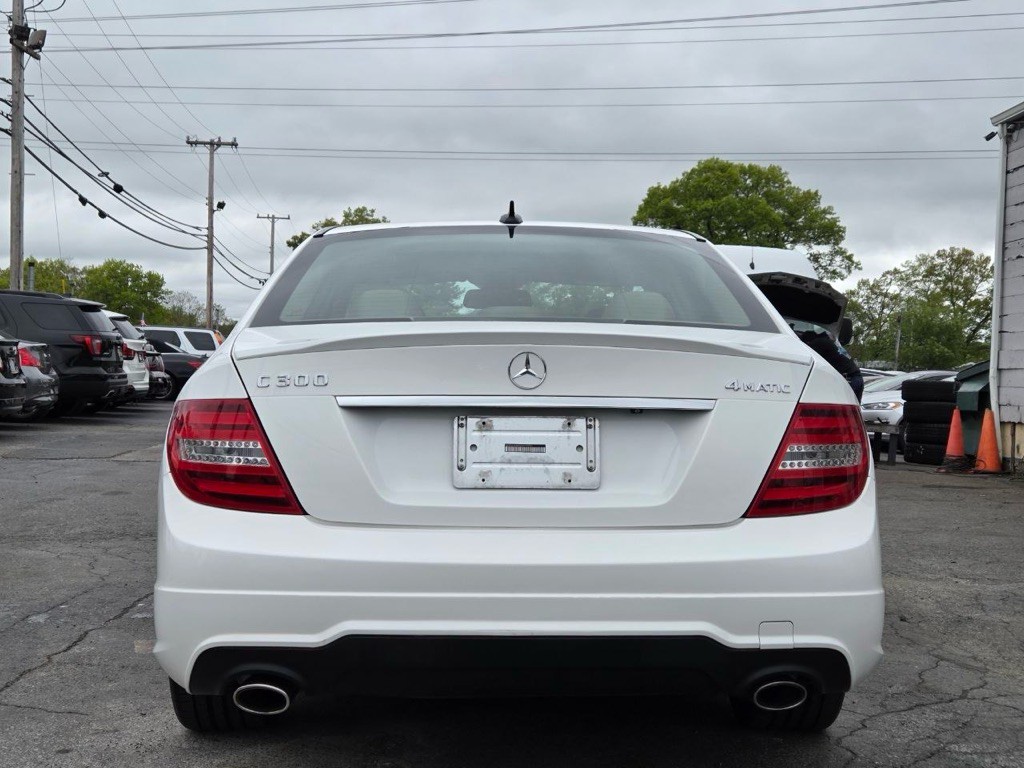 2014 Mercedes-Benz C-Class Image 4